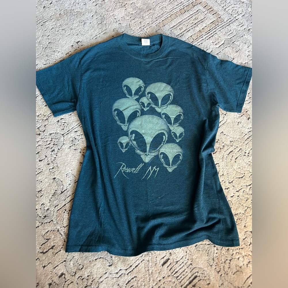 Roswell, NM Teal Alien Heads Tee
